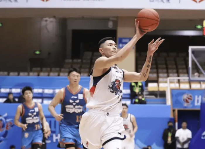 山东男篮大胜新疆 球员状态全面回暖