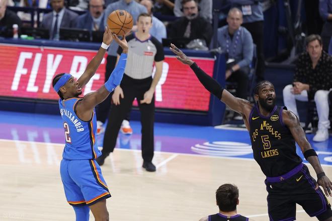 哈登末节6分2助攻力压众星创生涯17年季后赛纪录