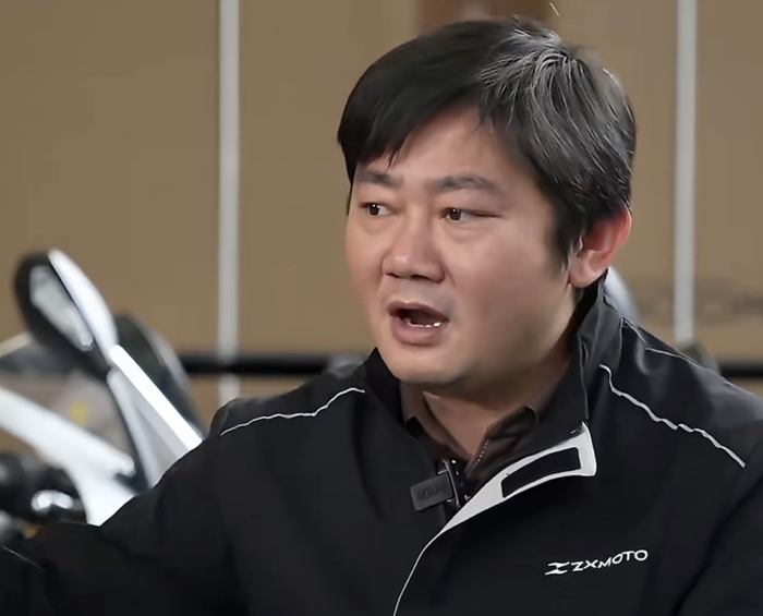 张雪两连冠后直面流量质疑 向华强盛赞其坚持初