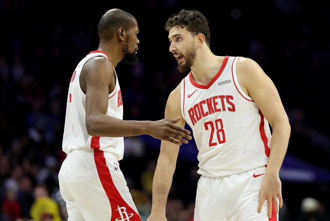 火箭大胜爵士迎五连胜 东契奇伤退或撼动西部排