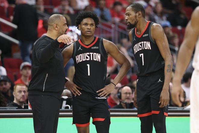 火箭大胜爵士迎五连胜 东契奇伤退或撼动西部排