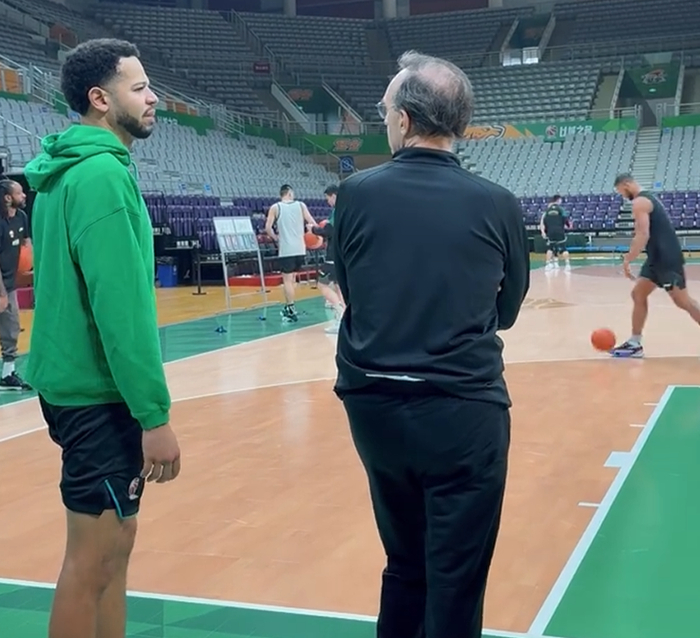 辽宁冲击前八关键战 付豪复出迎战浙江强强对话