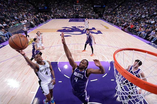 马刺大胜国王福克斯砍15+5+6助领跑西部