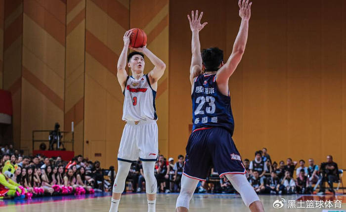 广东客场大胜广州逆转晋级八强 山东力克辽宁扳